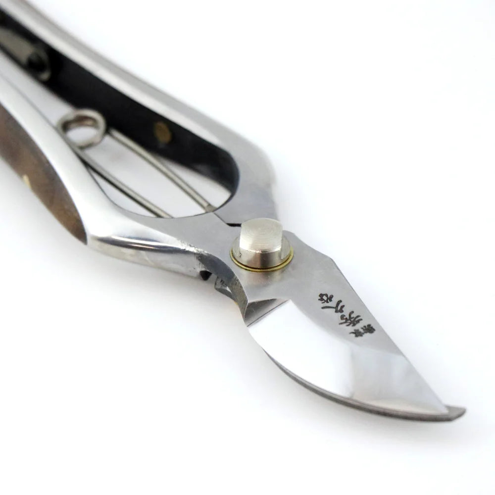 Toyama Hamono - universal gardening shears w/walnut handle for branches & plants