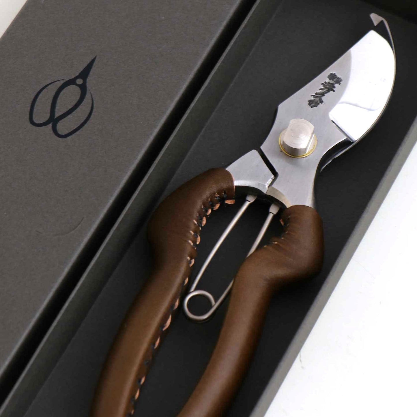 Toyama Hamono - multifunctional pruning shears w/leather handle