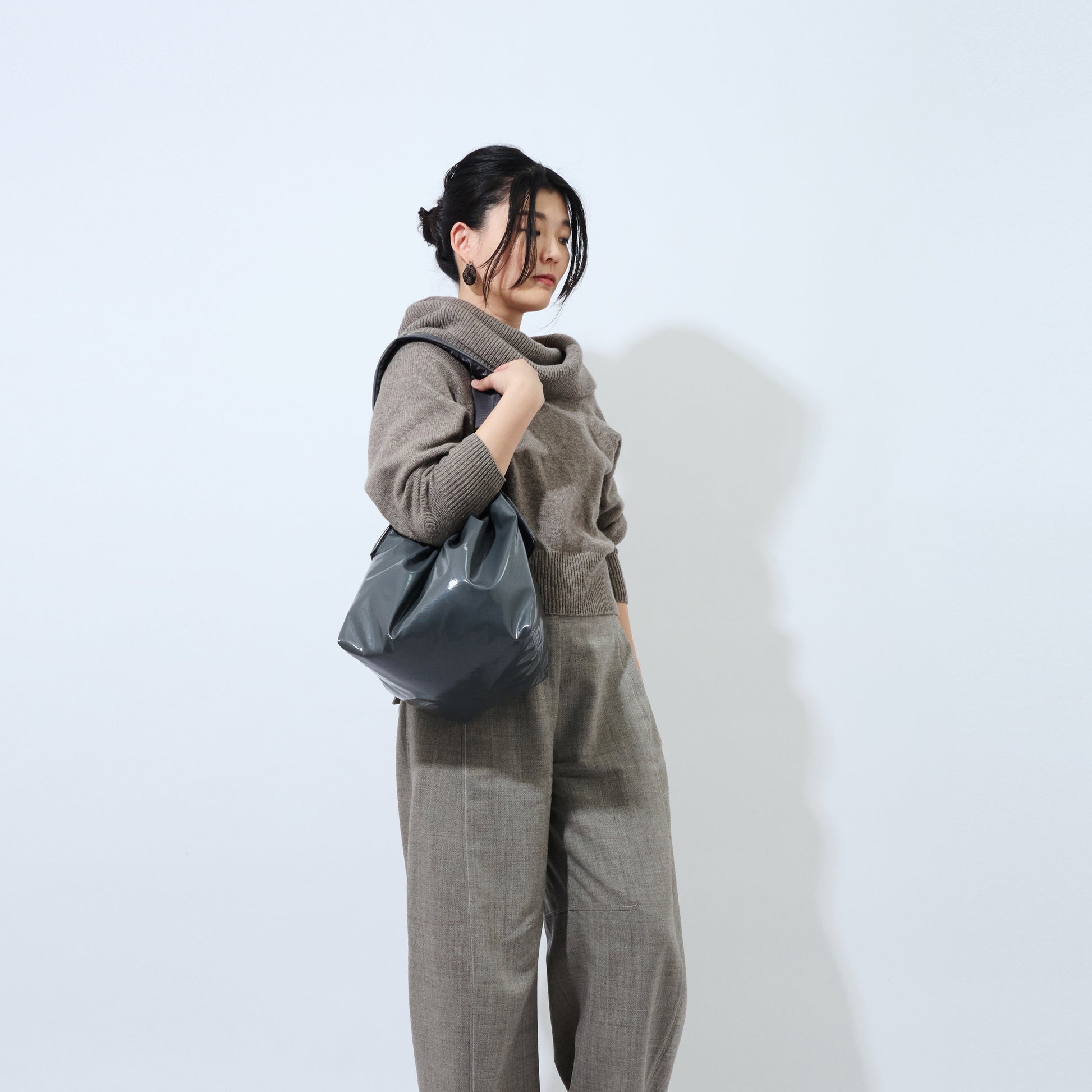 Japanese textile innovation - upcycling, no waste  and latest fashion design - shiny tote bag tekato from Komatsu Matere