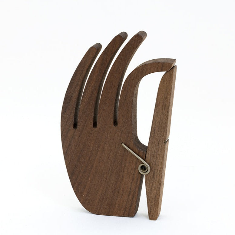 leolo.ch - Wooden Hand
