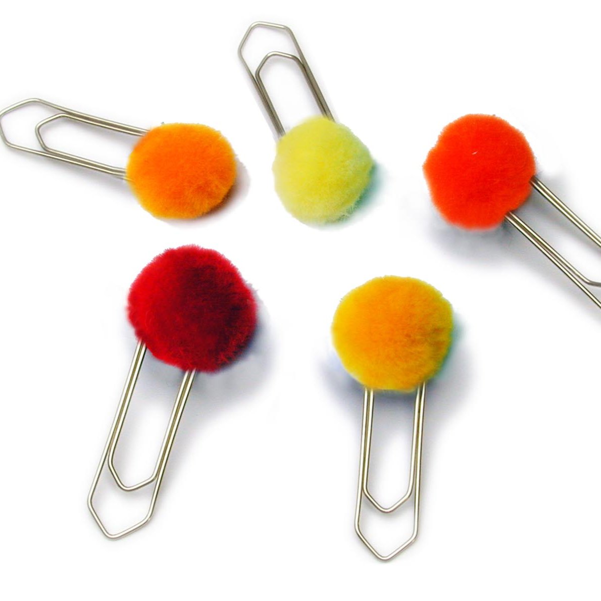 paperclip with colourful felt pompon - made in Switzerland - by tät tat