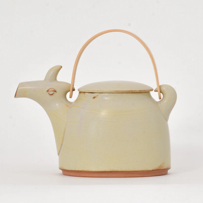 Ceramic Japan - Yagi - teapot - with animal feature