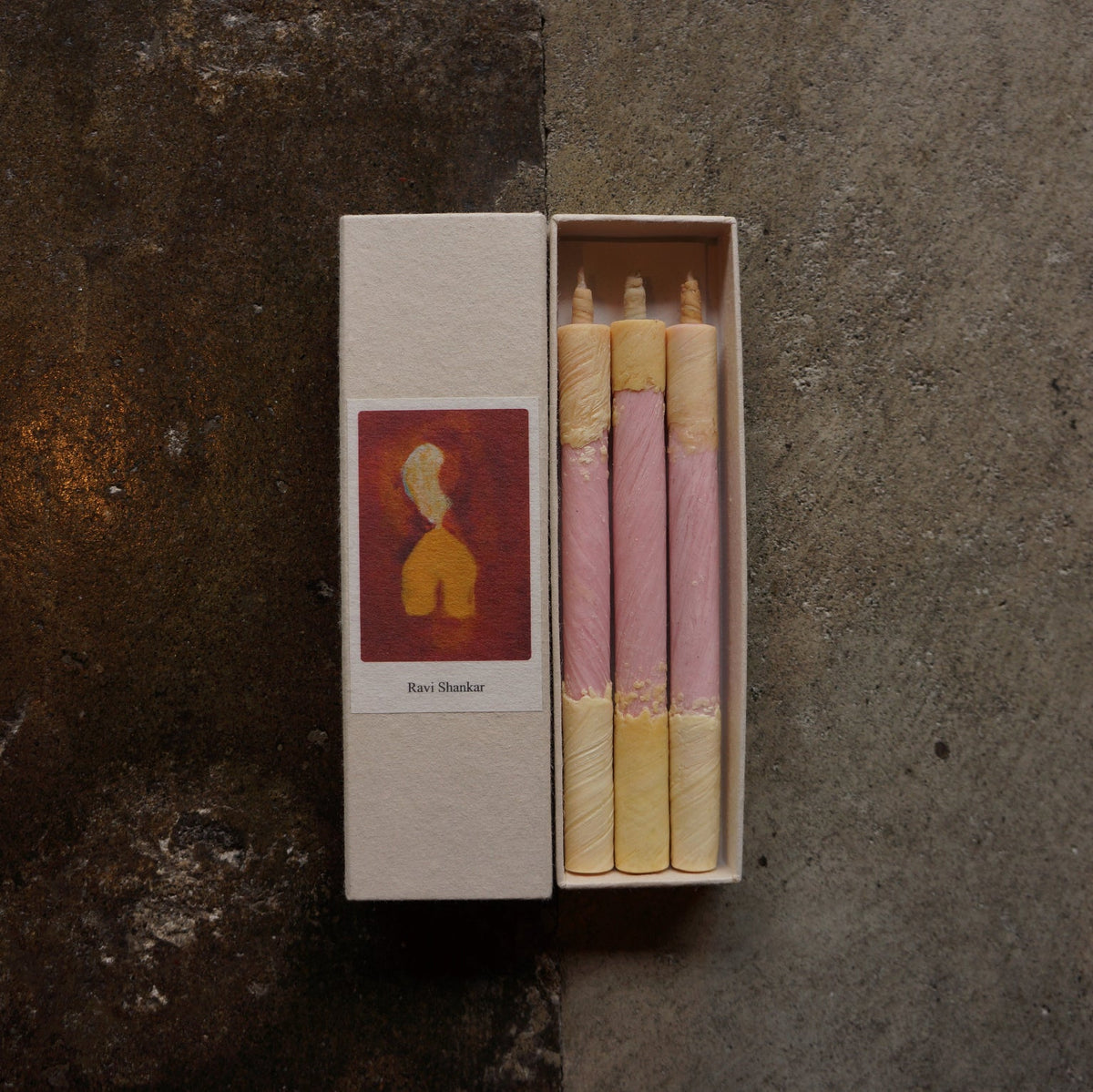 Haze – 3er-Set langer „World Religion“-Kerzen in einer Geschenkbox aus Washi-Papier – Hommage an den indischen Sitar-Spieler Ravi Shankar