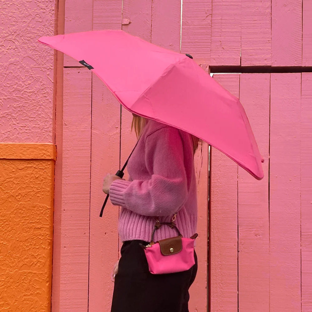 Foldable umbrella for rain and shine - stormresistant, sturdy and repairable. Innovative design to last a lifetime. The best umbrella you have ever had.