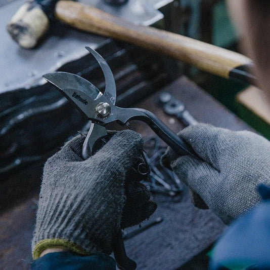 Toyama Hamono - sécateur à manche en cuir pour fleurs et plantes d'intérieur