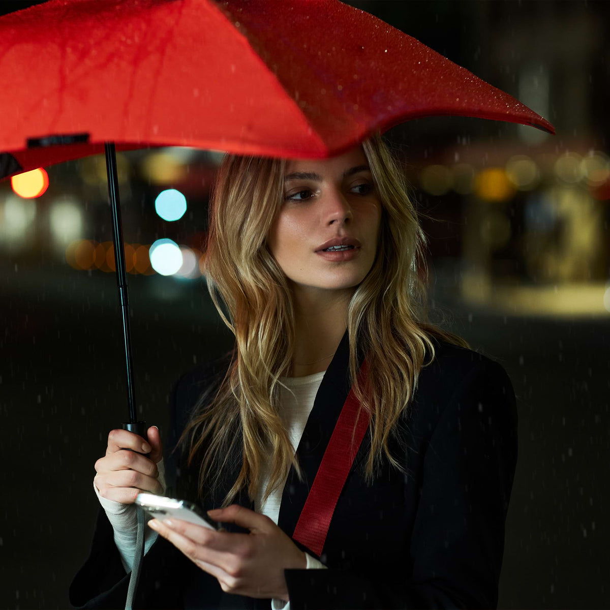 Foldable high-performance umbrella, sturdy, repairable, and a true fashion statementy - from bluntumbrellas