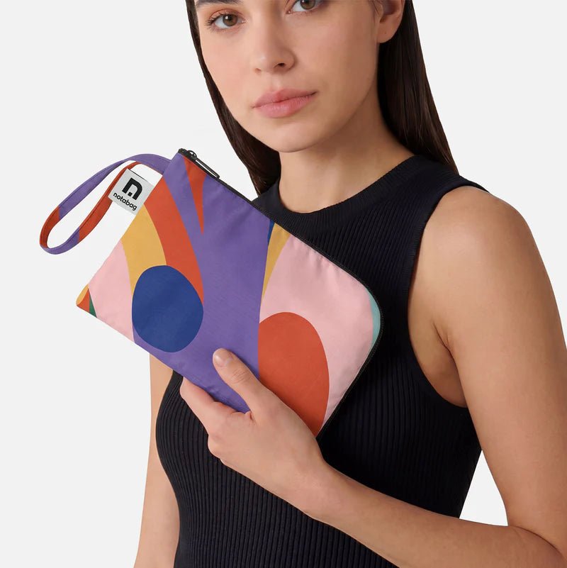 quick-dry towel foldable and perfect for on the go - with lightweigt, zippered pouch for easy storage - Flow from notabag