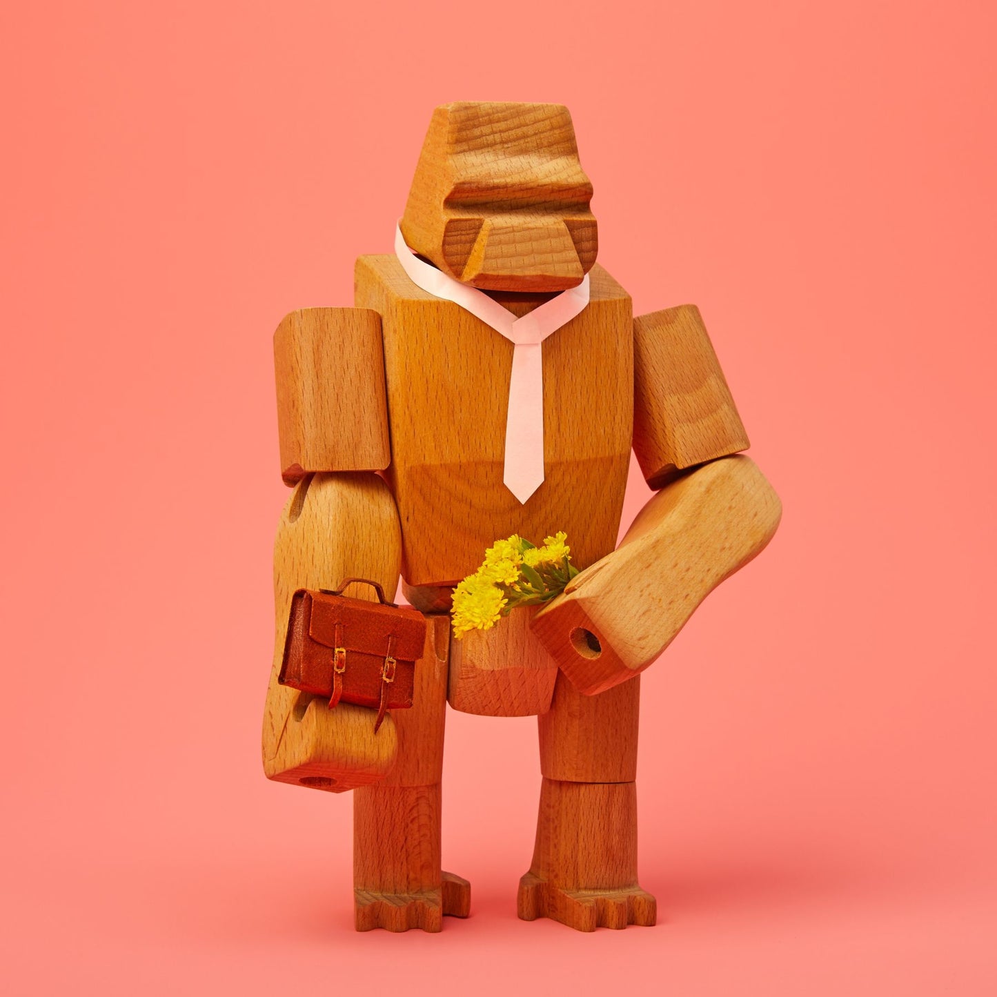 Ready to impress - the wooden gorilla Hanno, designed by David Weeks