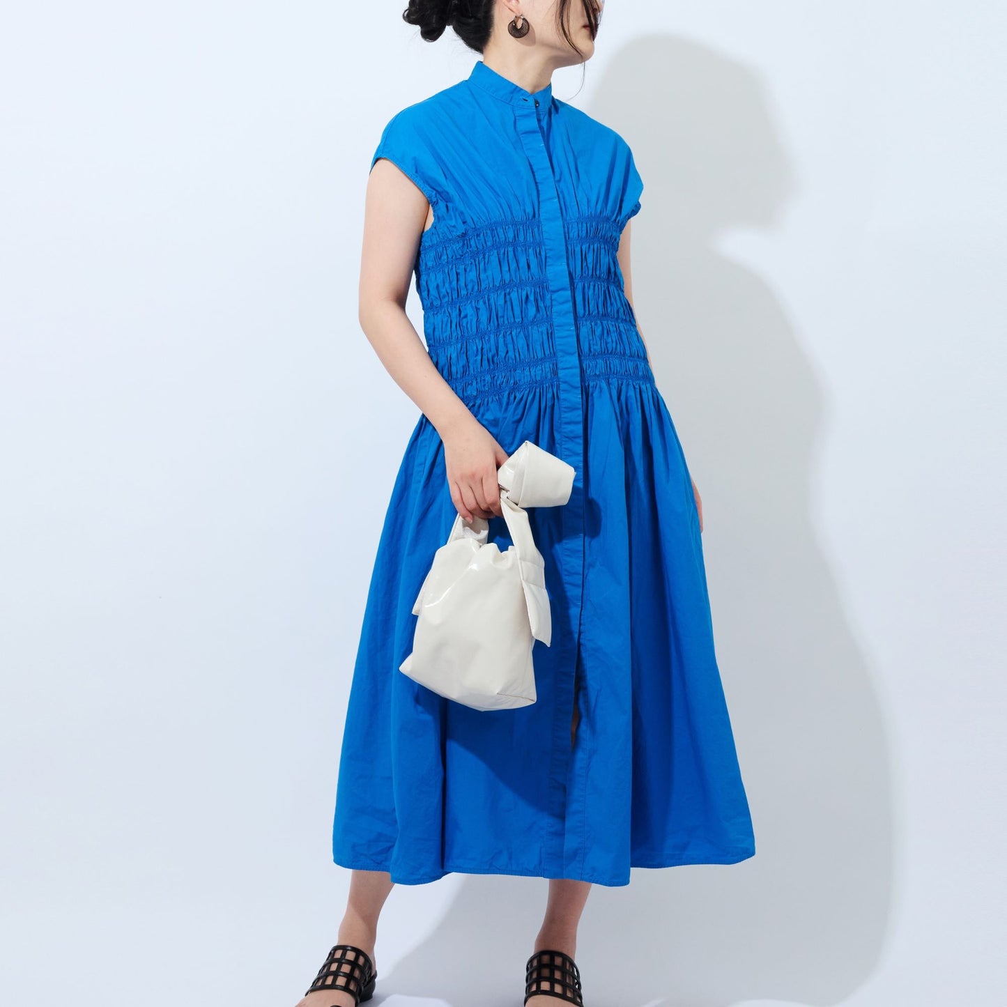 Japanese textile innovation - upcycling, no waste  and latest fashion design - shiny shoulder bag tekasho from Komatsu Matere